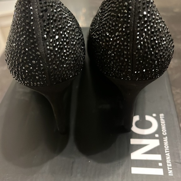 NIB INC Zitah3blk black sparkly pointed toe witchy heels. Size 8 - Picture 11 of 12